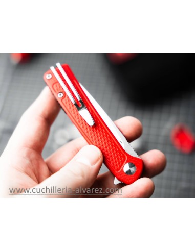 Boker Plus Fire Ant Red 01BP0008 con hoja en acero inoxidable 1.4116, empuñadura de polipropileno rojo.