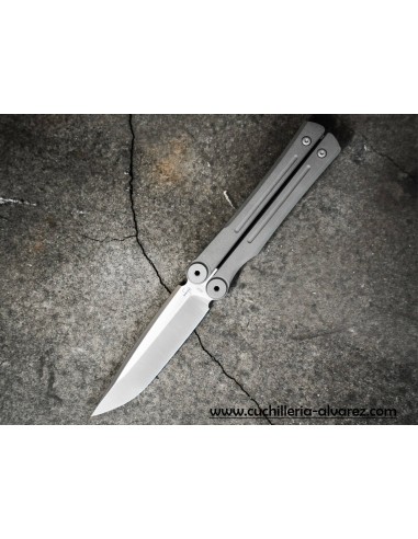 Boker Plus Faction 06EX115 con hoja en acero inoxidable CPM-S35V, empuñadura de titanio.