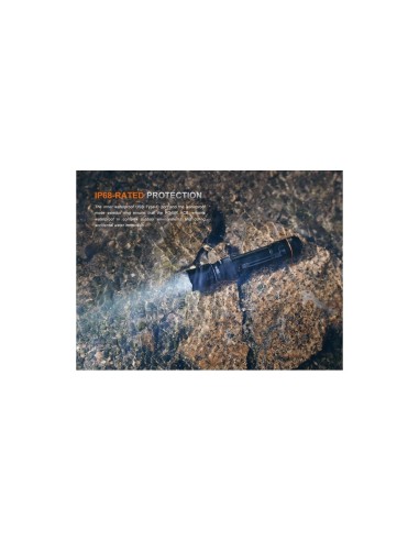 Linterna Fenix PD32R con 1400 lumens de máxima potencia, con 5 modos.