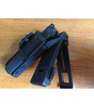 Funda táctica ESP profesional para linterna.