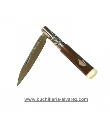 JC  taramundi granadillo con asta Incrustada